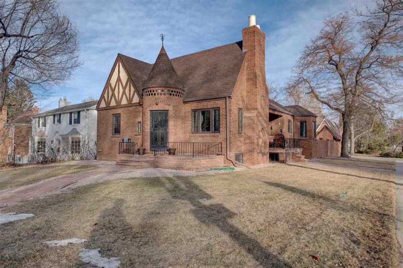 So unique looking! Circa 1938 in Casper, Wyoming. 299,000 The Old