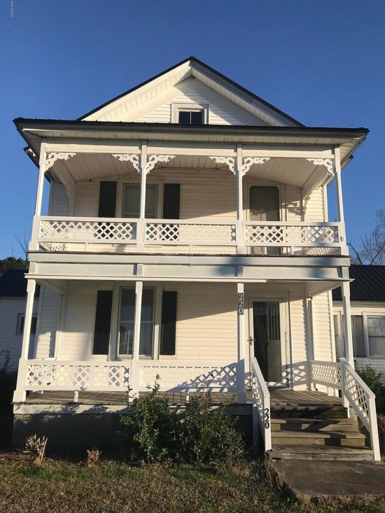 Deal of the Day! Out at the NC coast. Being sold furnished! Circa 1902 ...