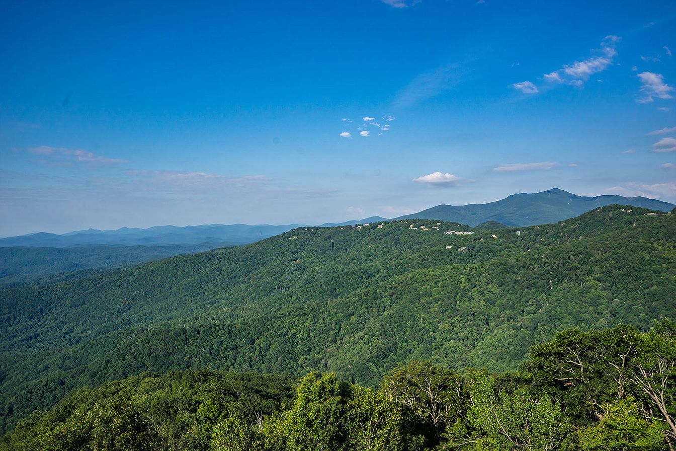 Beautiful Blowing Rock, NC. Circa 1924. Almost one acre. $3,299,000 ...