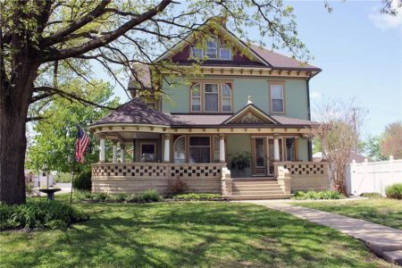 Amazing details!! Has a pool! Circa 1902 in Kansas. $275,000 – The Old ...