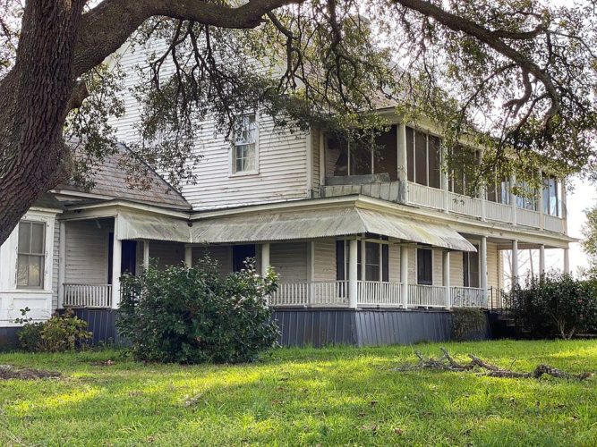 Judge Clements House, Circa 1866. Over two acres in 65,000