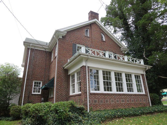 Original details! The Dunn House, Circa 1928 in North Carolina. 89,000
