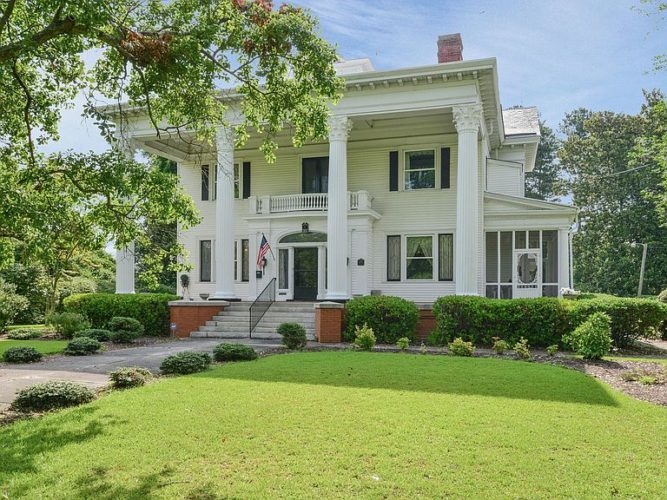 Southern Beauty! Circa 1910. Over one acre in North Carolina. $296,800 ...