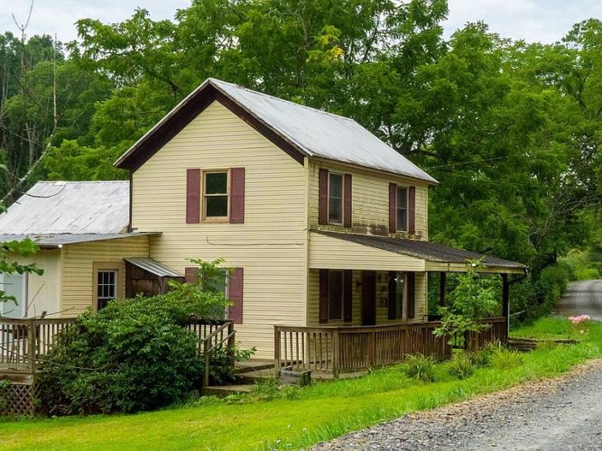 Great setting in the West Virginia mountains! On 16 acres. 149,500