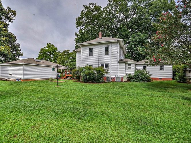 Mountain house in North Carolina. Circa 1916. 234,900 The Old House Life