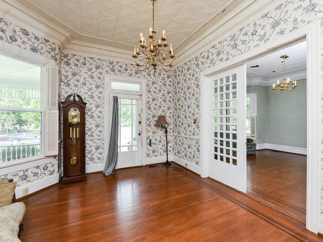 Look inside! The BiggsCoburn House, Circa 1905 in North Carolina