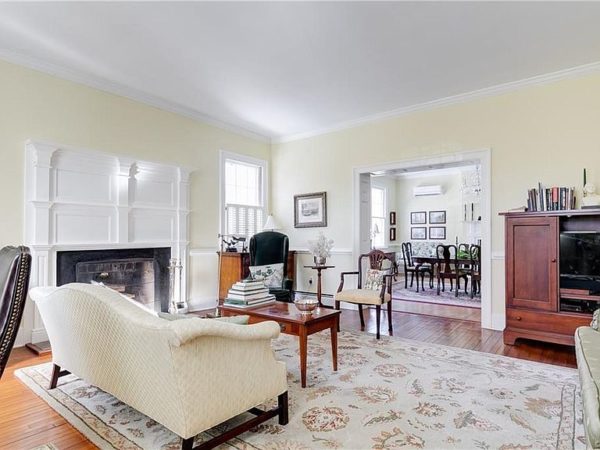 “Ridgeway Estate”, Circa 1810. On 10 acres in Virginia. $519,000 – The ...