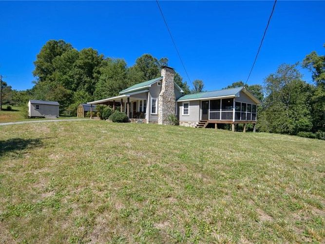 24 acres in Mount Airy, North Carolina. Circa 1921. $219,900 – The Old ...