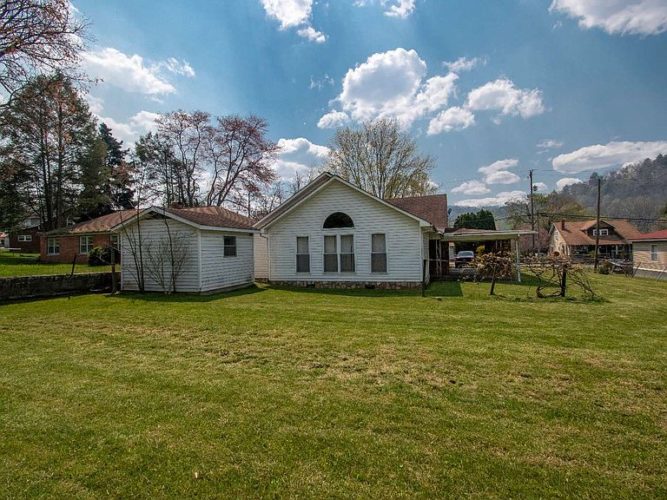 Stone mountain house in North Carolina. Circa 1924. 147,900 The Old House Life