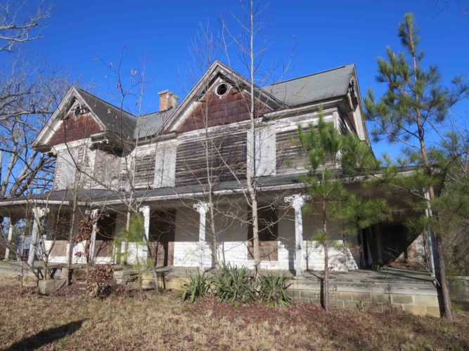 Dr. G. T. Sikes House, Circa 1900. Over one acre in Wake Forest, North