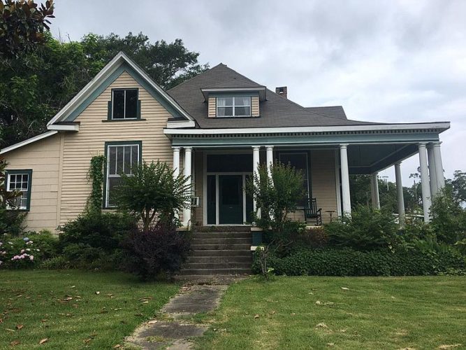 Original details! Circa 1859 in Mississippi. 240,000 The Old House Life