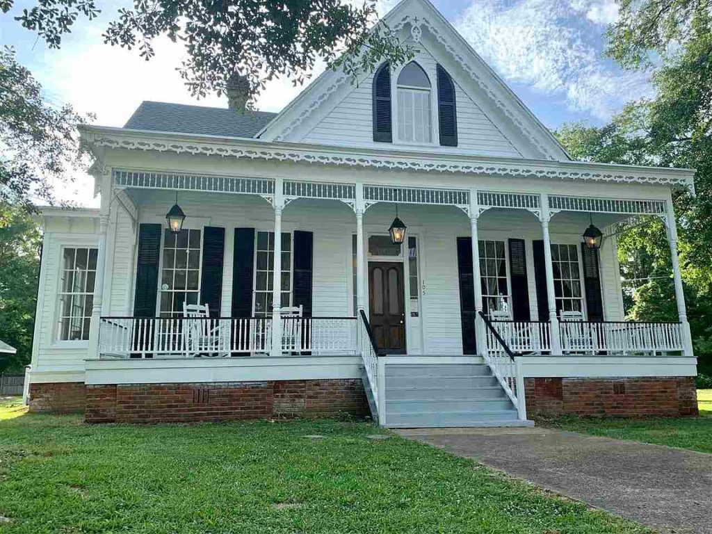 Love the porch! Waiting for finishing touches! Circa 1884 in ...