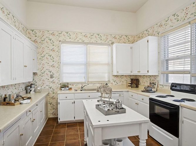 Sold. Over three acres with two wired Circa 1907 in Alabama. 189,000 The Old House