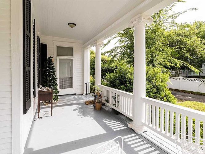 Two guest houses and a pool! Circa 1910 in Georgia. $299,000 – The Old ...