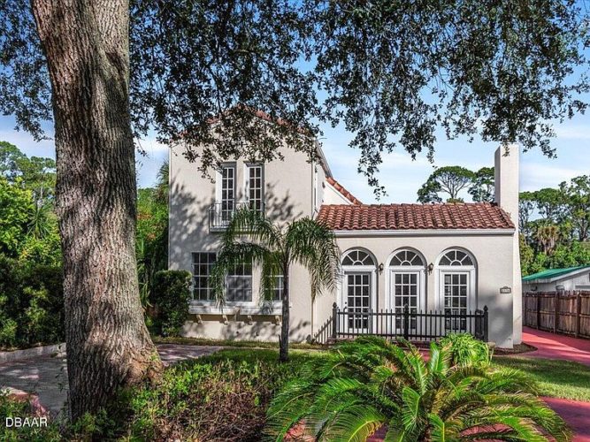 Sold for $264,000. Spanish Villa in Daytona Beach, Florida. Has a guest ...