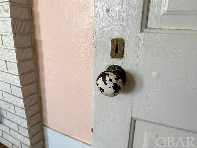 The Captain Bob Knight House, Circa 1880. Waterfront in North Carolina