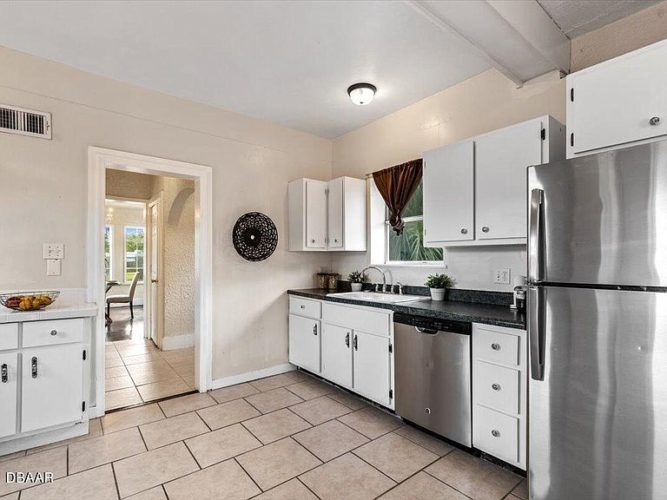 Sold for 264,000. Spanish Villa in Daytona Beach, Florida. Has a guest