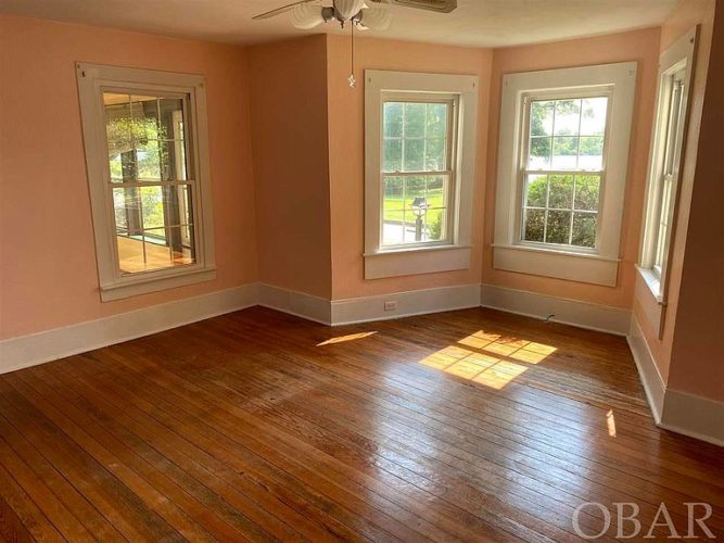 The Captain Bob Knight House, Circa 1880. Waterfront in North Carolina