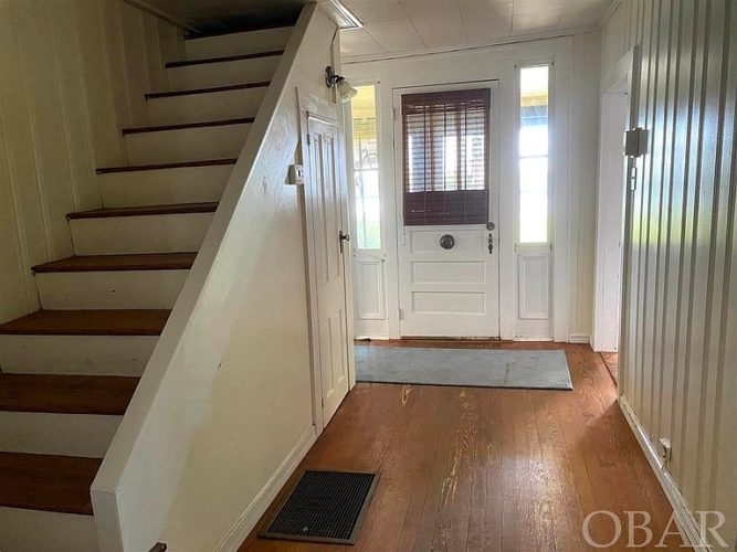 The Captain Bob Knight House, Circa 1880. Waterfront in North Carolina