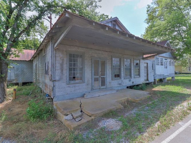 A whole town for sale! Water Valley, Tennessee. Four stores and seven