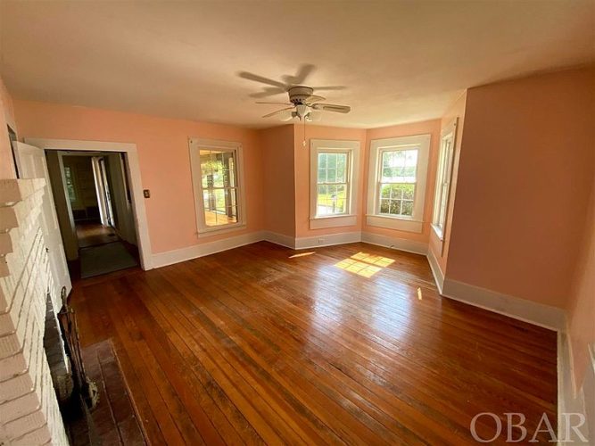 The Captain Bob Knight House, Circa 1880. Waterfront in North Carolina