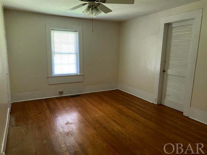 The Captain Bob Knight House, Circa 1880. Waterfront in North Carolina