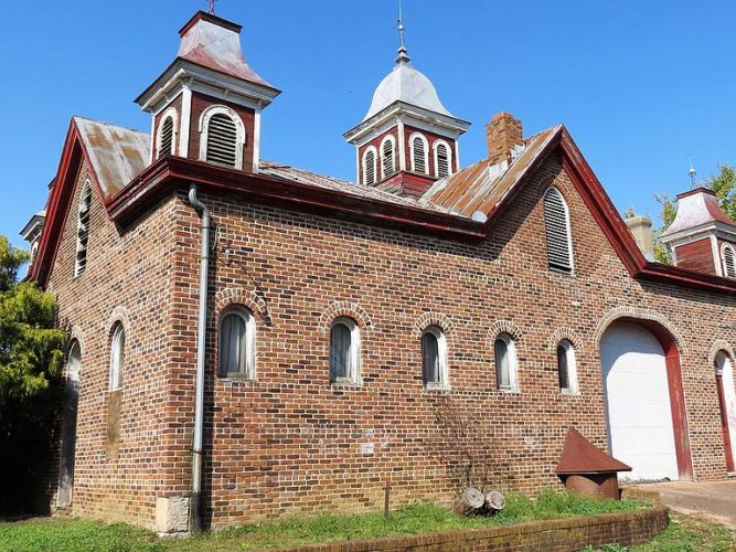 Sold. The Bonnyconnellan Castle, Circa 1891. On 1/2 acre in Sidney