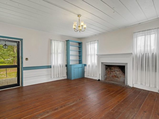 Moss Grove Plantation, Circa 1880. On 30 acres in South Carolina. 499,000 The Old House Life