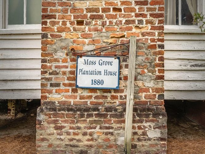 Moss Grove Plantation, Circa 1880. On 30 acres in South Carolina. 499,000 The Old House Life