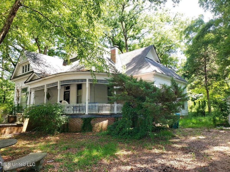 Sold. Oldest house in town! Circa 1890. On one acre in Mississippi