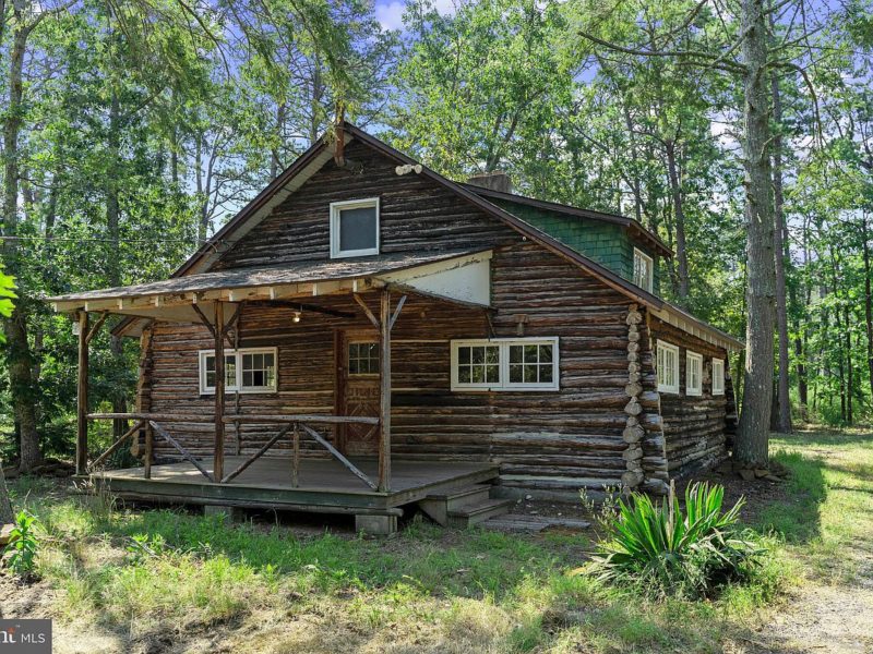 Love the fireplace! 16 acres on the Great Egg Harbor River in New