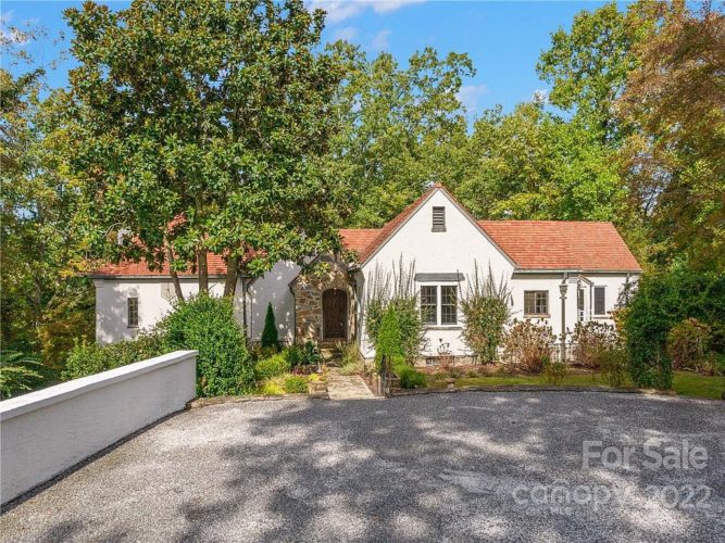 Beautiful Windover Estate, Circa 1933. On 5 acres in Tryon, North
