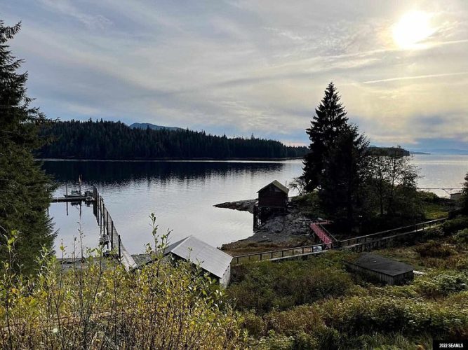 Waterfront in Alaska. The Heckman House, Circa 1885. 199,000 The Old
