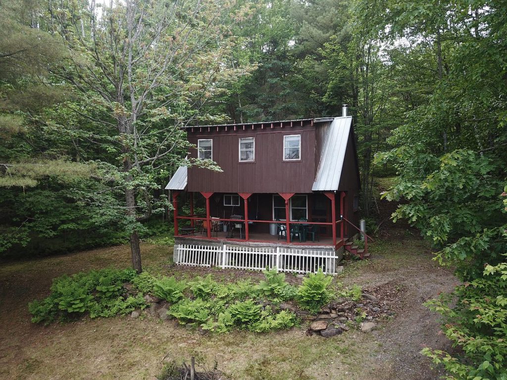 11 acres with apple trees! Circa 1950 in Maine. $145,000 – The Old ...