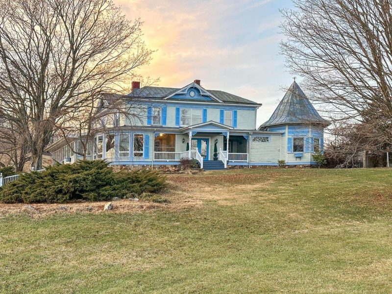 51 acres with a pool and a pond! Willow Pond Farm, Circa 1890 in