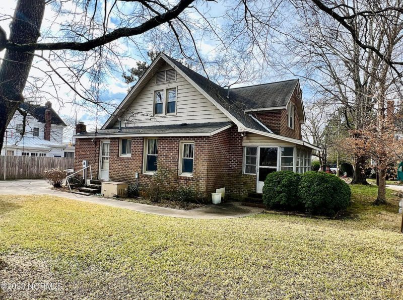 Diamond in the Rough! Circa 1926 in North Carolina. $135,900 – The Old ...