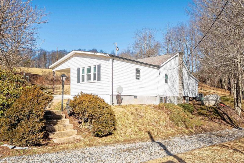 5 acres in the Virginia mountains. Has a creek! Circa 1940. $237,500 ...