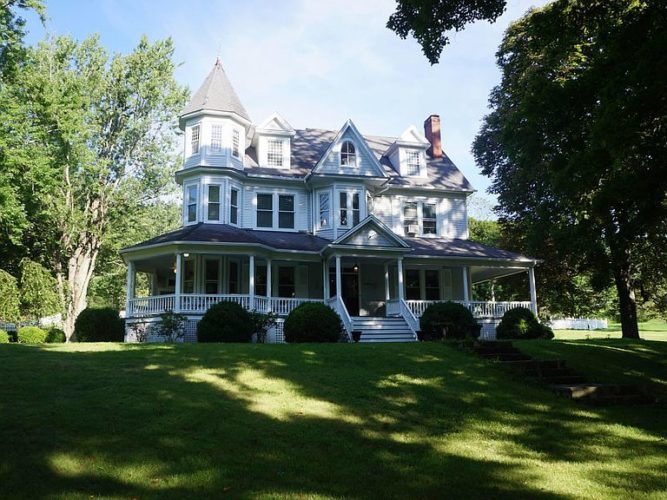 Hot Springs Victorian Inn, Circa 1899. Almost 3 acres in Virginia ...