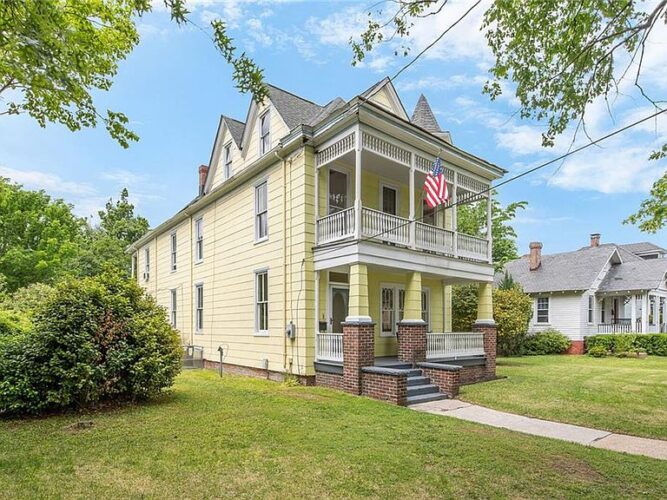 Double Porch Love Circa 1900 In Virginia 269 900 The Old House Life