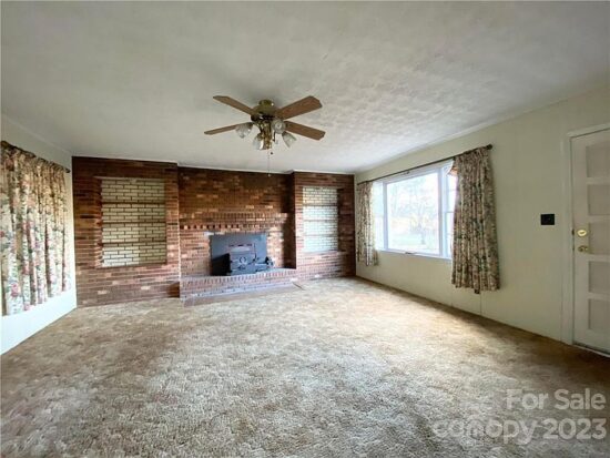 Happy Valley Farmhouse, Circa 1939. Over 9 acres in NC. $214,900 – The ...