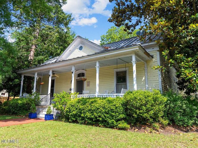 Such tall ceilings! The Sledge House, Circa 1897 in North Carolina ...