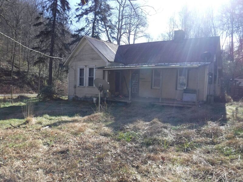 Fixer upper alert! On 134 acres in West Virginia. $204,000 – The Old ...