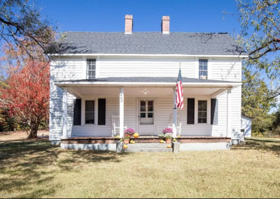 Pretty setting! On 3 1/2 acres in North Carolina. Has outbuildings ...