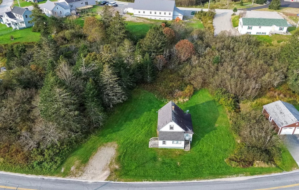 Coastal Cottage in Maine. The Rhoda House, Circa 1923. $159,000 – The ...