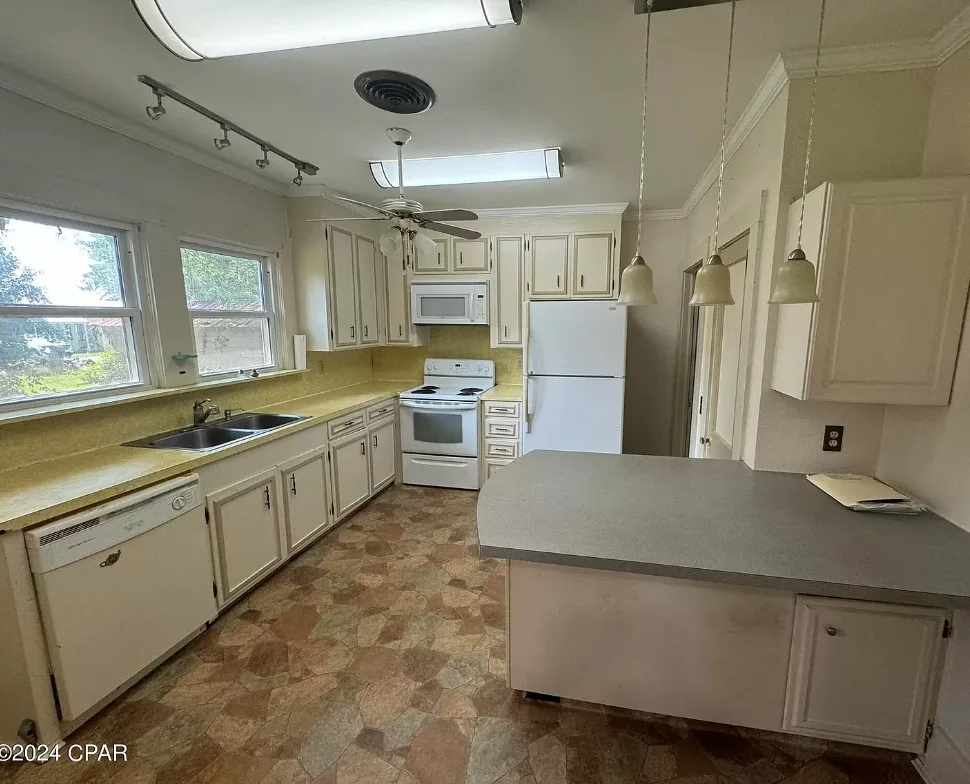 Diamond in the Rough! Pretty hardwood floors! Circa 1937 in Florida ...