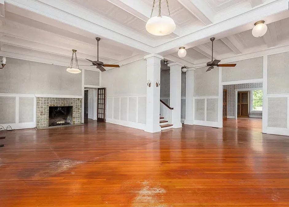 Love this! The J. H. Kurth House, Over 9 acres in Texas. $475,021 – The ...